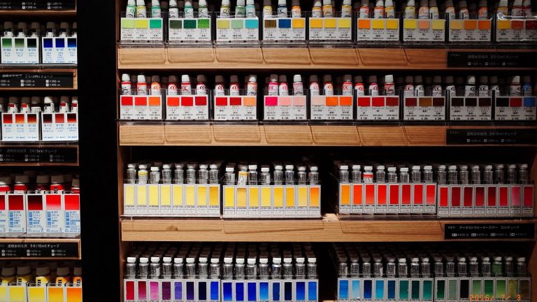 Why Do Watercolor Paints Crack in a Palette?